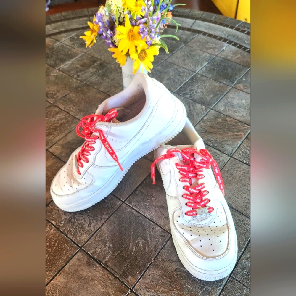 Nike Air Force 1 Low Supreme Sneakers 8 / 10